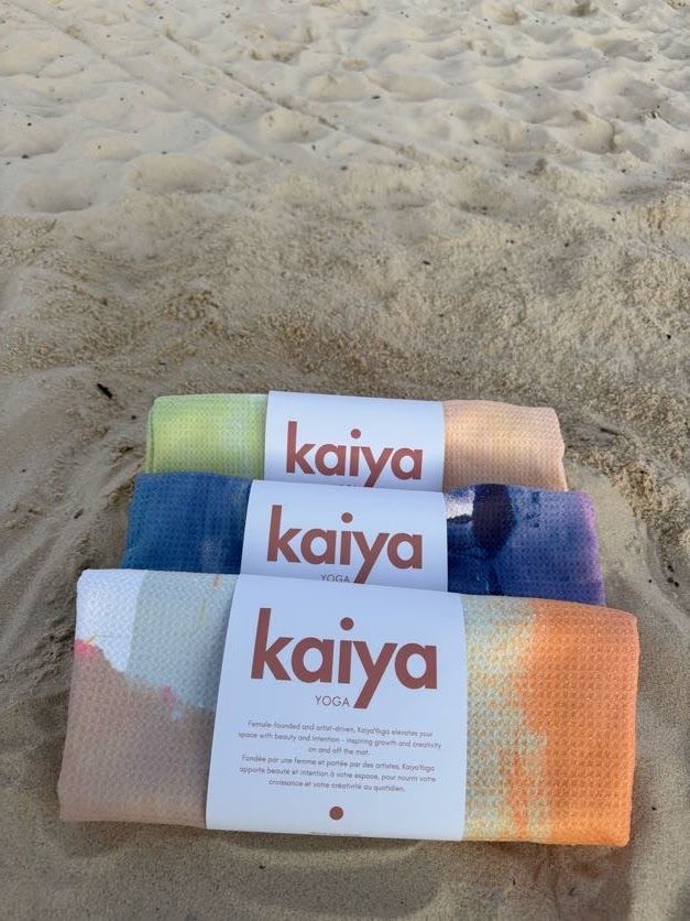 Kaiya packaging on the sand